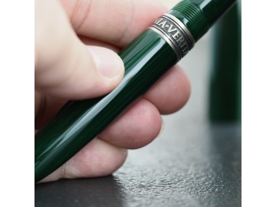 175. Kilk Epigram – Malachite Green (M nib)